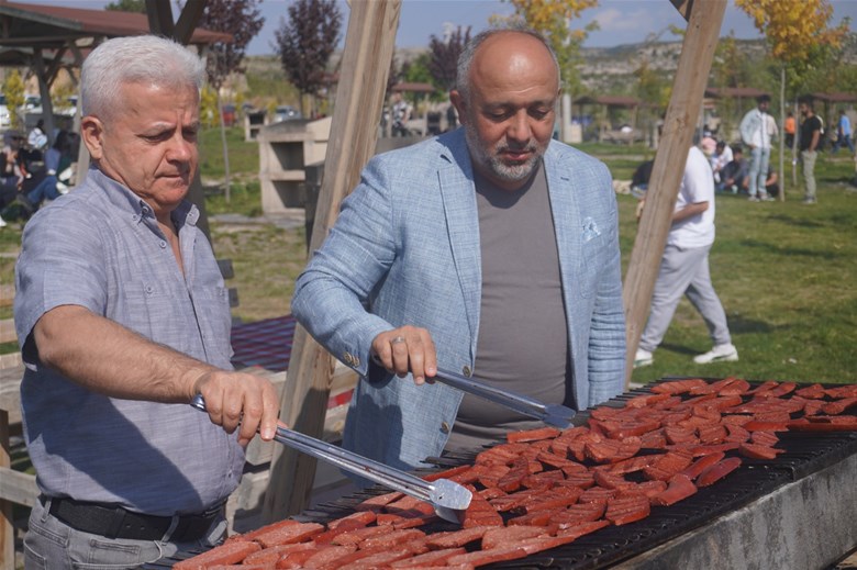 GSB Yurtlarında Kalan Öğrencilere Her Ay Afyon Sucuğu İkram Edilecek