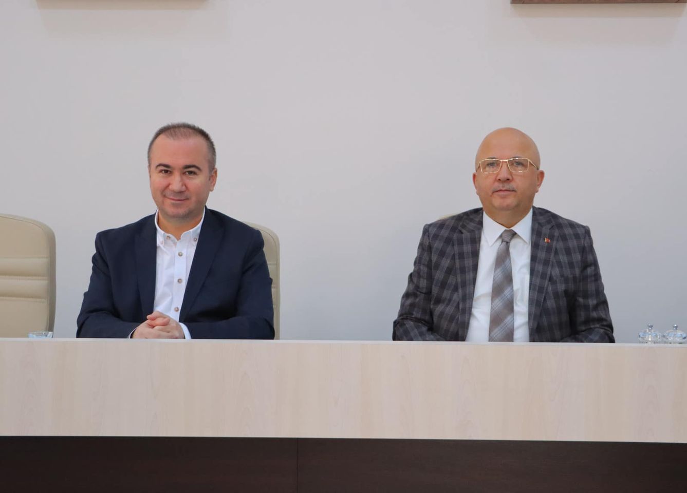 Afyonkarahisar'da AK Parti'den heyecan verici belediye başkanlığı aday adaylığı başladı.