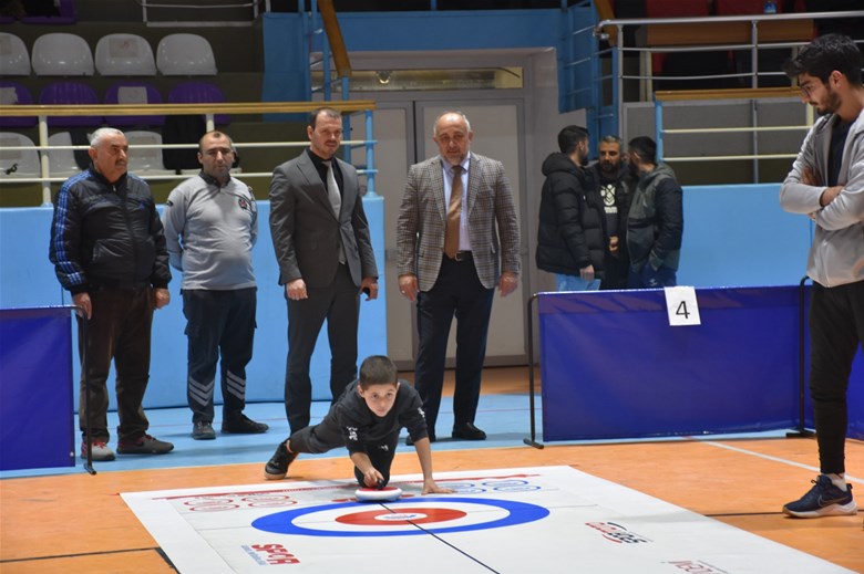 Afyonkarahisar'da Floor Curling Müsabakaları Tamamlandı