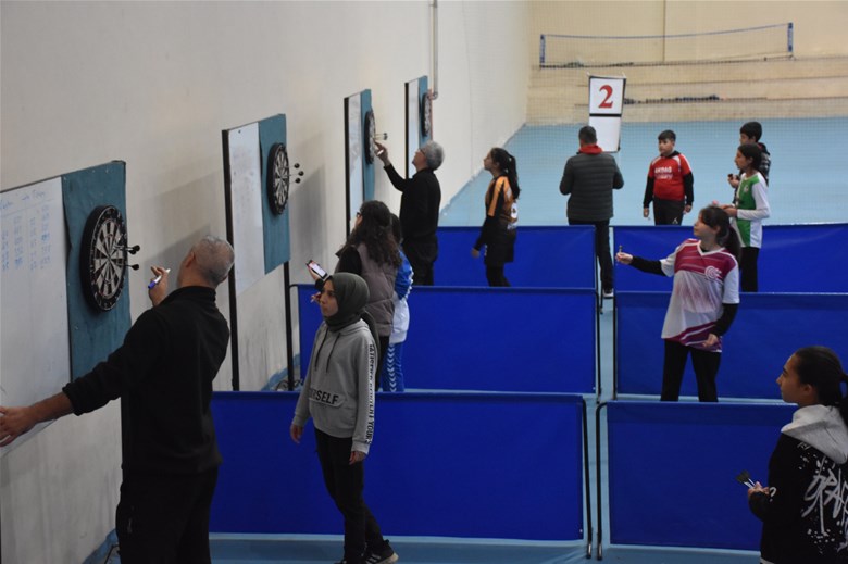 Afyonkarahisar'da Okul Sporları Dart Yıldızlar Müsabakaları tamamlandı: Yunus Emre ve Neriman İbrahim birinciliği elde etti.