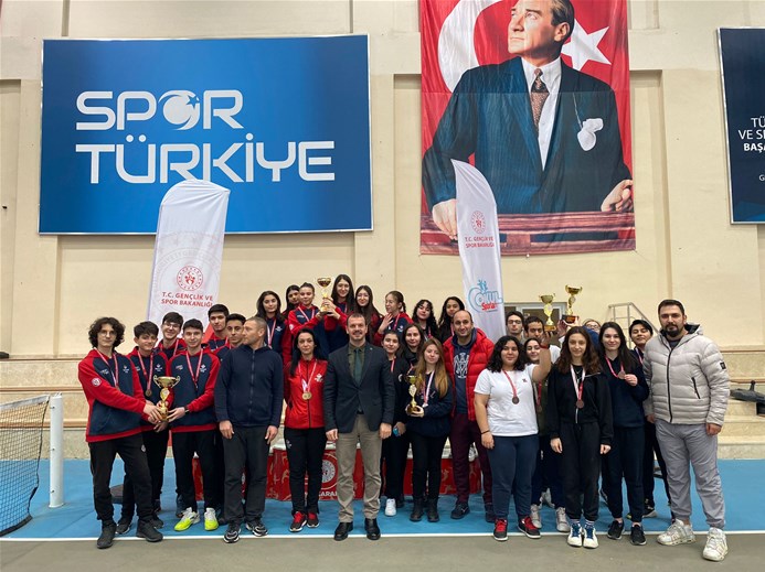 Afyonkarahisar'da Okul Sporları Tenis Müsabakaları Sonuçlandı