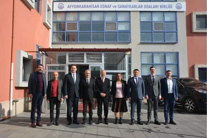 MHP Afyonkarahisar'da esnafı ziyaret ederek destek verdi