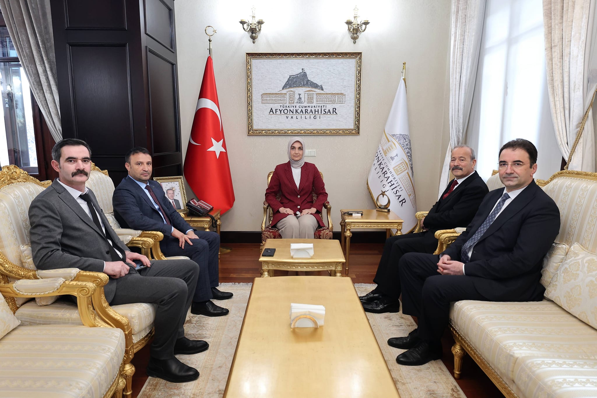 Afyonkarahisar Valisi, MHP heyetiyle önemli bir görüşme gerçekleştirdi.