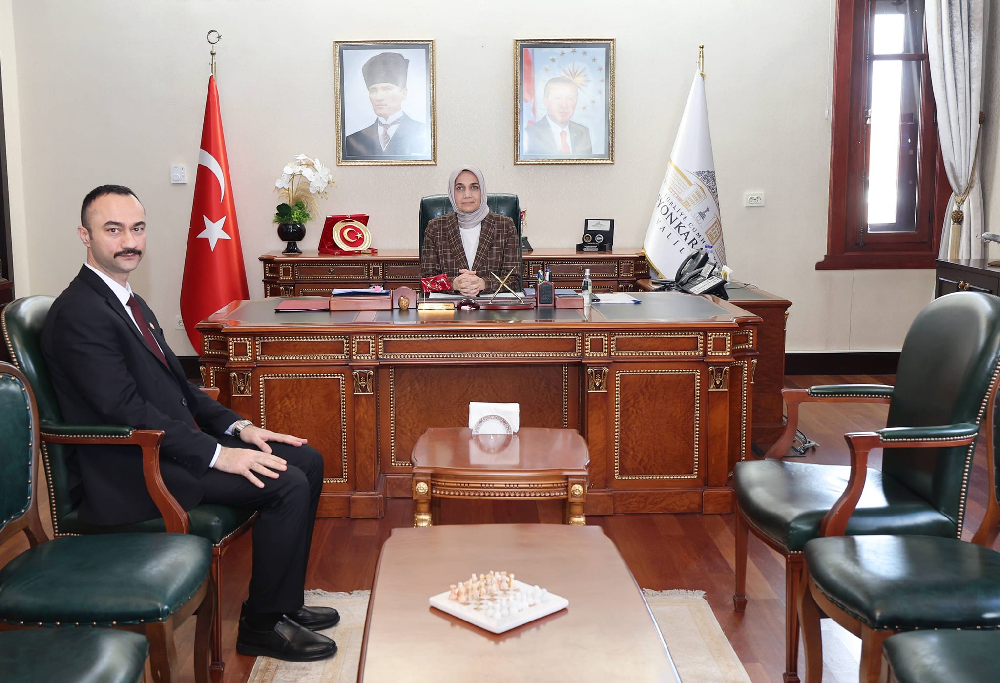 Afyonkarahisar Valiliği, Doç. Dr. Kübra Güran Yiğitbaşı tarafından yapılan önemli bir atama ile yeni İl Göç Müdürü Buğra Totan atanmıştır.