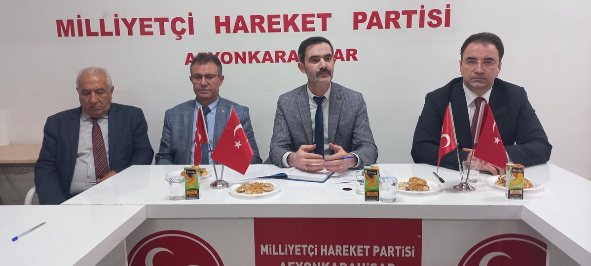 MHP Afyonkarahisar Merkez İlçe Başkanlığı, yerel siyasi çalışmaları ele almak için önemli bir toplantı düzenledi
