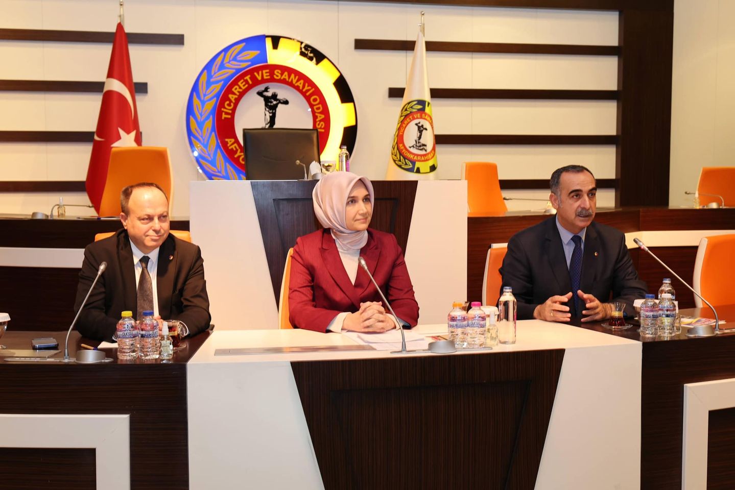 Afyonkarahisar Valisi Doç. Dr. Kübra Güran Yiğitbaşı liderliğinde kalkınma toplantısı düzenlendi