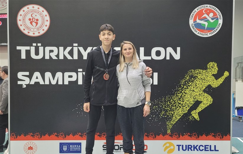 Afyonkarahisarlı Genç Sporcu Nihat Karabacak, Türkiye Salon Şampiyonası'nda U14 Kategorisinde Üçüncü Oldu