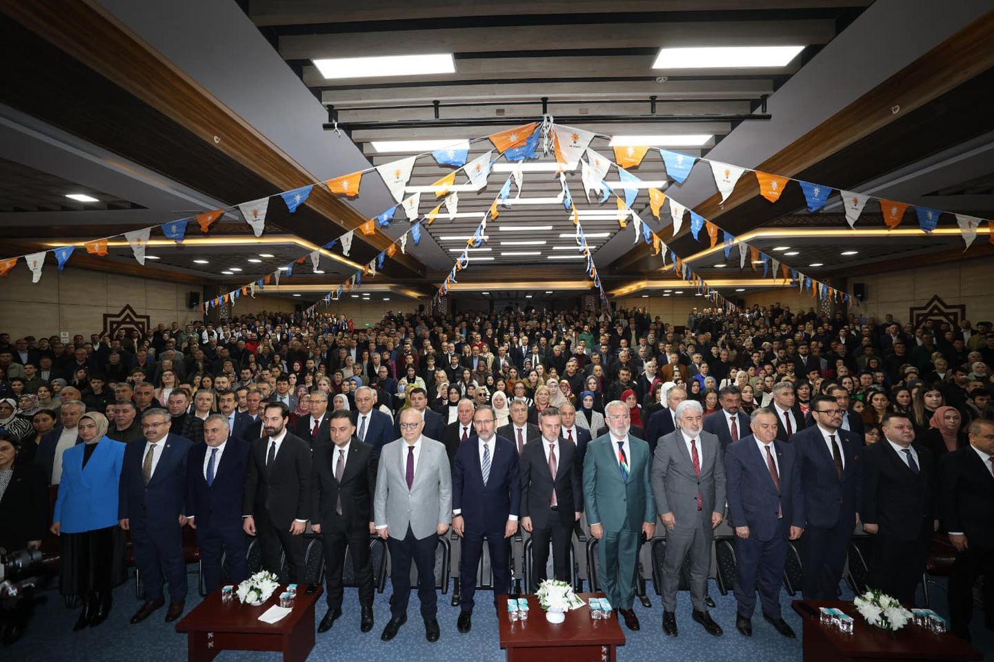AK Parti Manisa'da Belediye Başkan Adaylarını Tanıttı!
