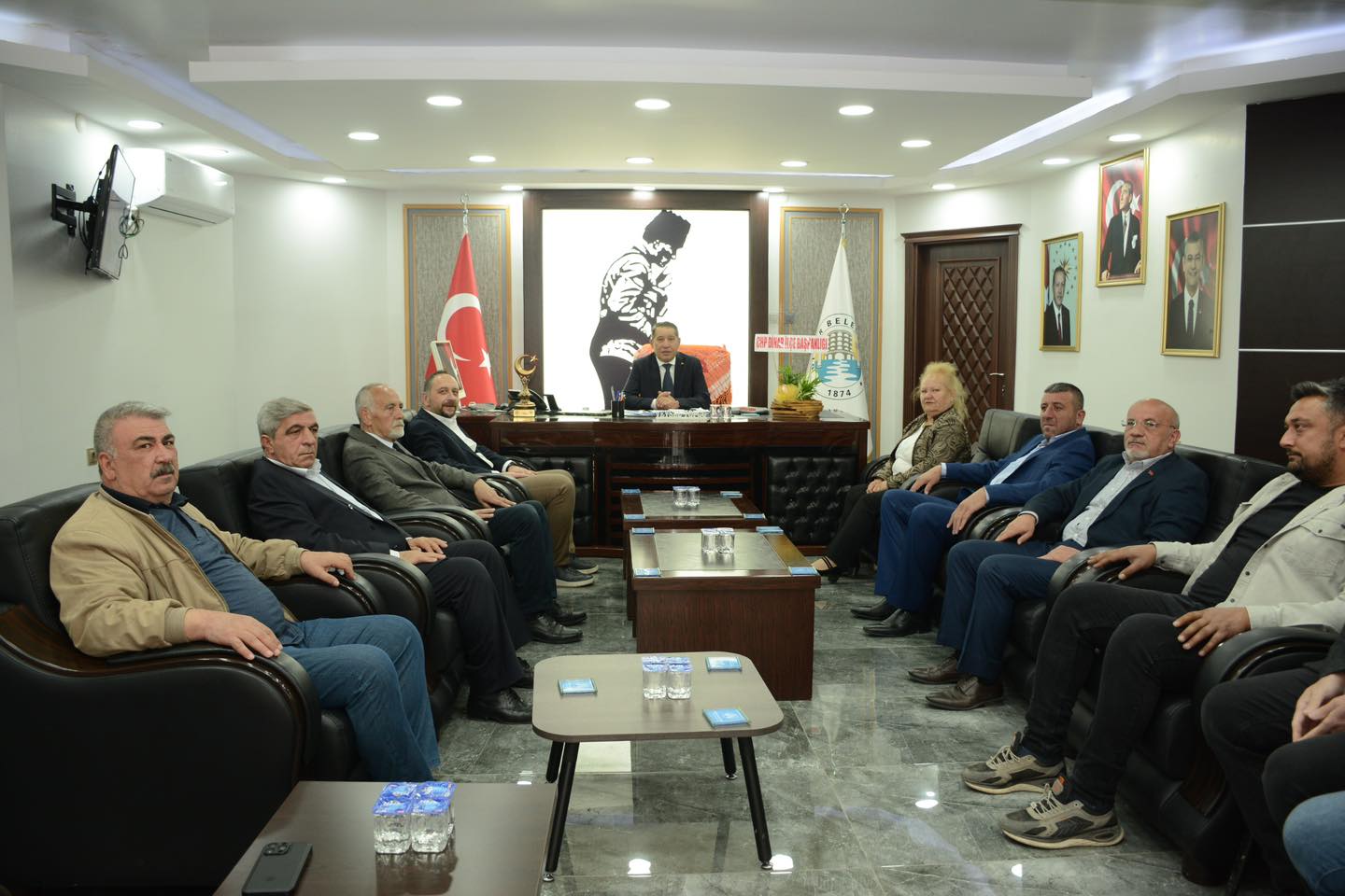 CHP İlçe Başkanı ve yönetimi, belediye başkanını ziyaret etti