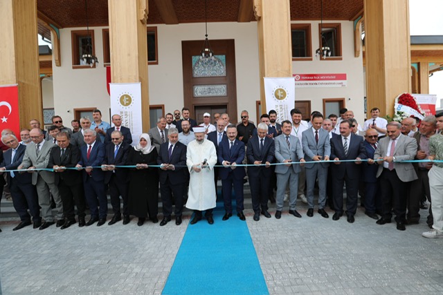 Eskişehir Teknik Üniversitesi Camii ve Diyanet Gençlik Merkezi Açıldı