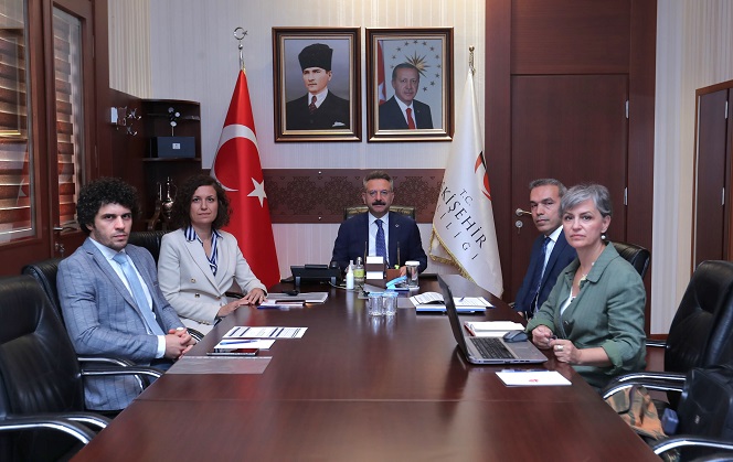 BEBKA Eskişehir Yatırım Destek Ofisi Koordinatörü Dr. Güliz Ünal ve personelleri Valiye Proje Sunumu Yaptı