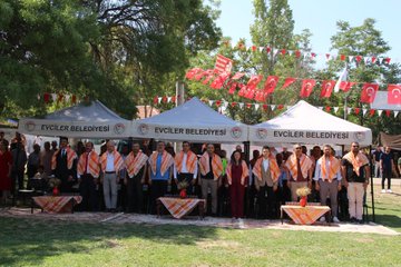 1. Gelenek Dayanışma ve Buğday Festivali Evciler'de Gerçekleştirildi